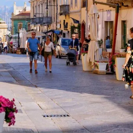 Dimoras 3br Center Terrace & Parking Appartement Olbia
