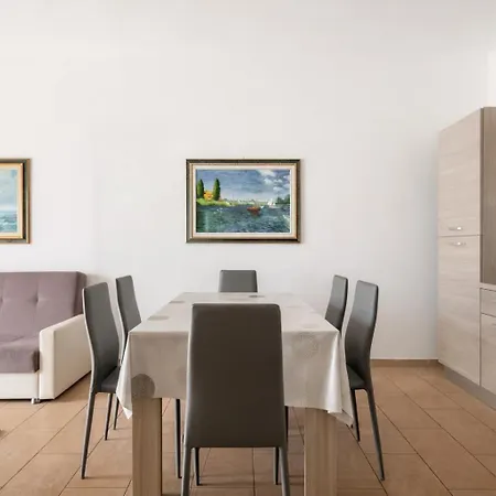 Dimoras 3br Center Terrace & Parking דירה *