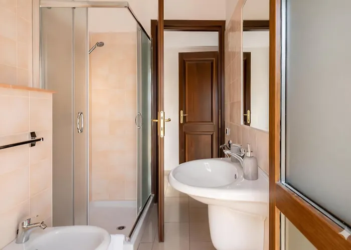 Dimoras 3br Center Terrace & Parking * 奧爾比亞